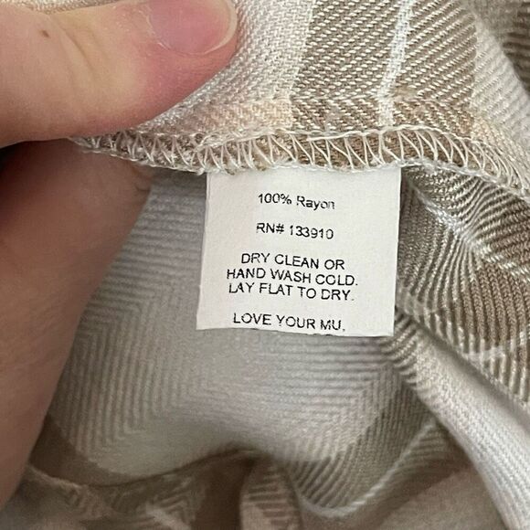 Show Me Your Mumu Leo Button Down Tunic in Everyday Plaid Size Medium - Picture 4 of 6